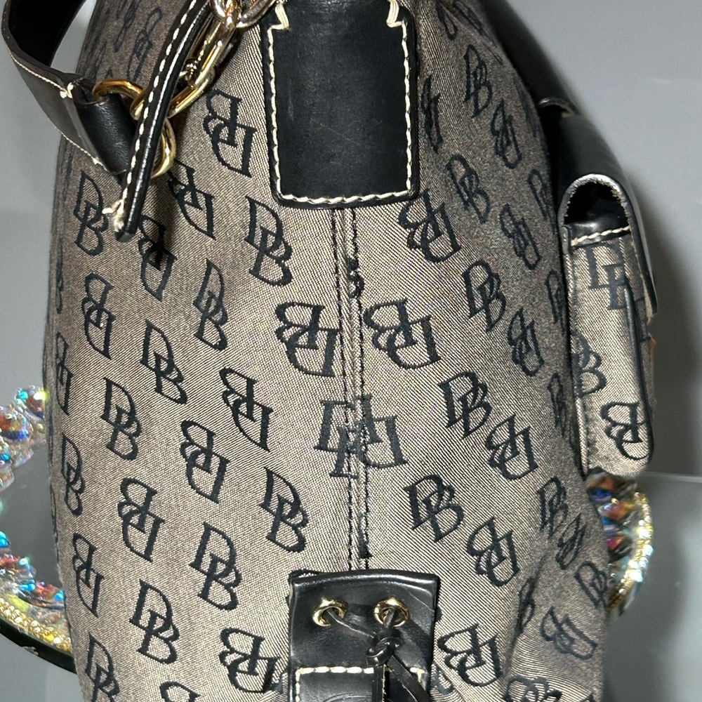 Dooney & Bourke Black and Tan Tote Bag Approx. 18” x 10” x 5.5” - Picture 6 of 16